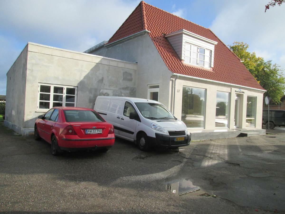Hos Tina Bed & Breakfast Roskilde Exterior photo